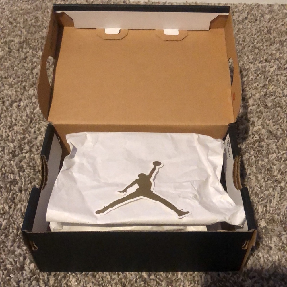 2023 Air Jordan 11 Retro Low (TD) “Cement Grey” - Picture 5 of 5
